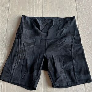 Lululemon align high rise short with pocket 6" inseam